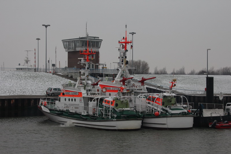 10DJ-2012-052 Bild0076c.JPG - Auslaufen des SK VORMANN STEFFENS nach Helgoland